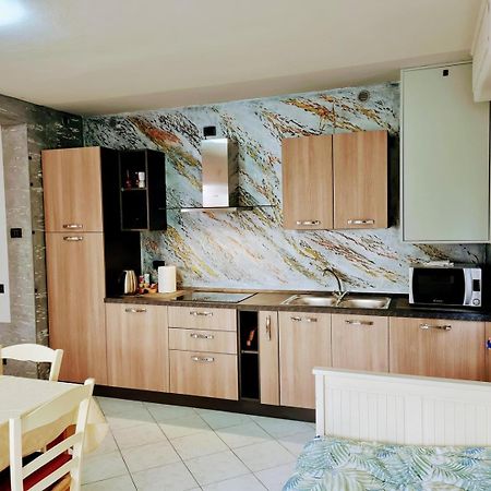 Kidonia - Iseo Lake Apartmens Sale Marasino Buitenkant foto